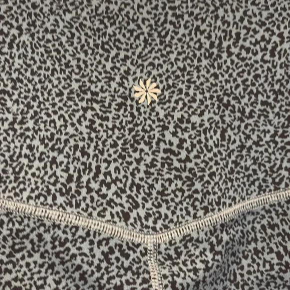 Athleta, salutation II textured tight size 1X very gently used great shape - Picture 3 of 8